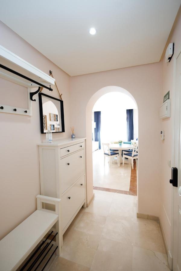 Two-Room Apartment In Elviria Near The Beach With Parking マルベーリャ エクステリア 写真